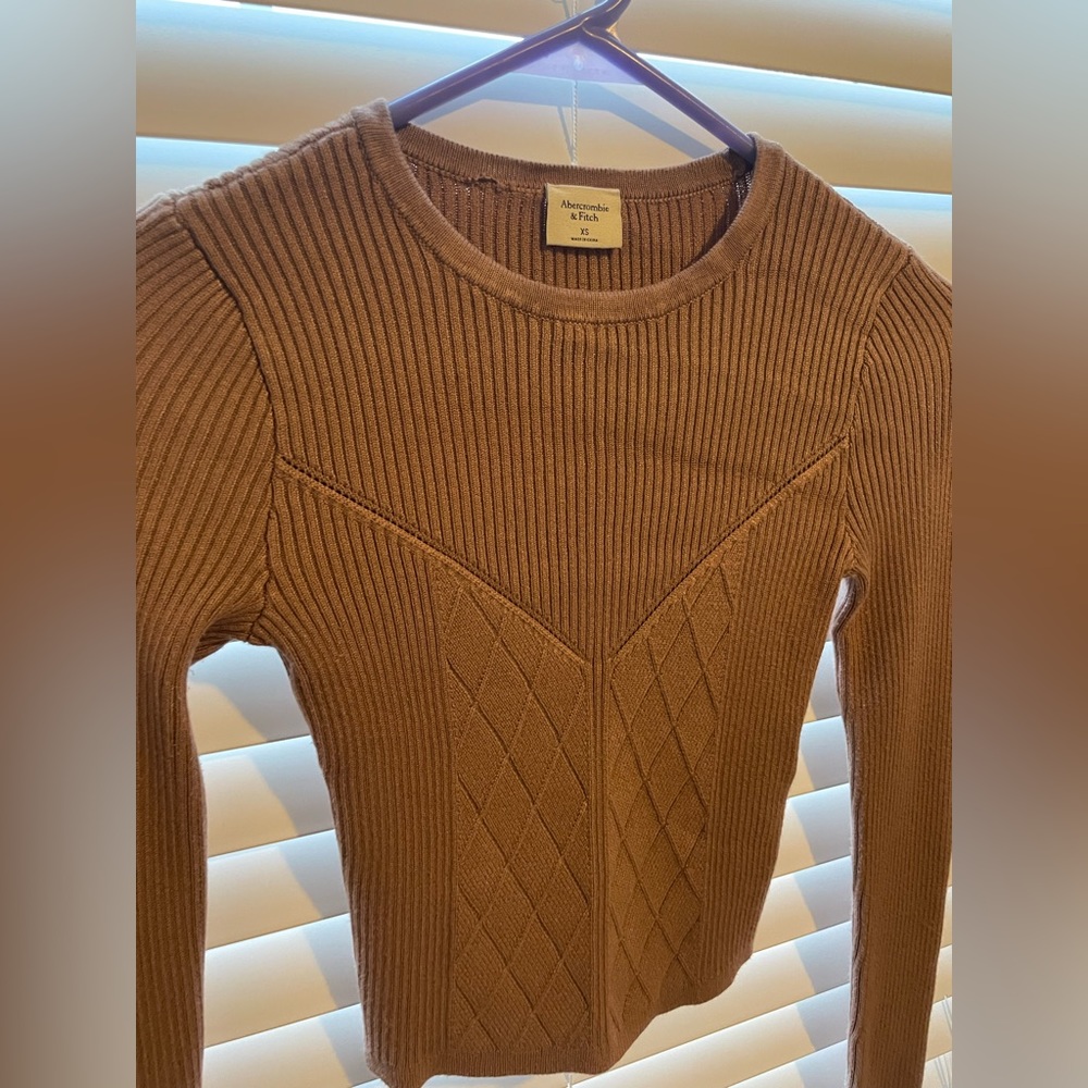 Abercrombie Ribbed Sweater Top - Picture 2 of 3